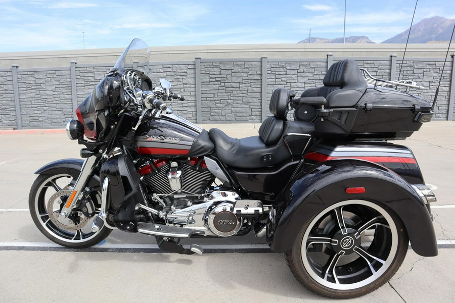 2020 Harley-Davidson CVO Tri Glide FLHTCUTGSE