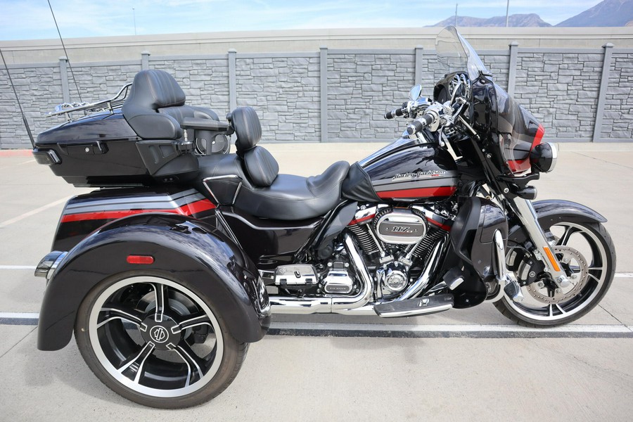 2020 Harley-Davidson CVO Tri Glide FLHTCUTGSE