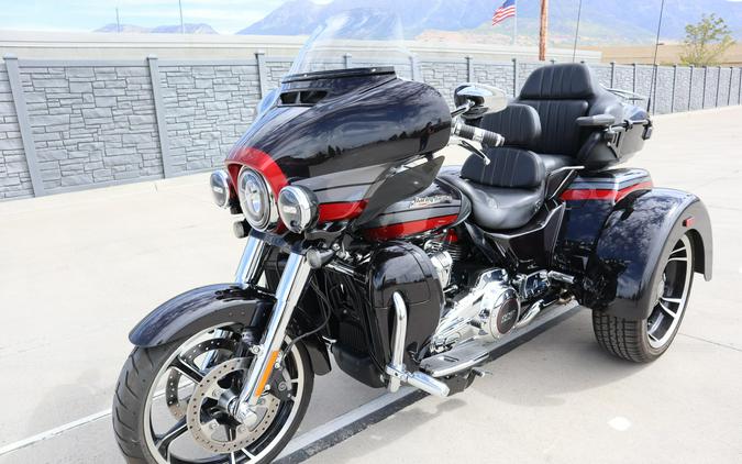 2020 Harley-Davidson CVO Tri Glide Black Stardust w/ Magnetic Gray & Wicked Red