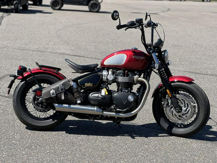 2022 Triumph Bonneville Bobber Gold Line Carnival Red/Sapphire Black