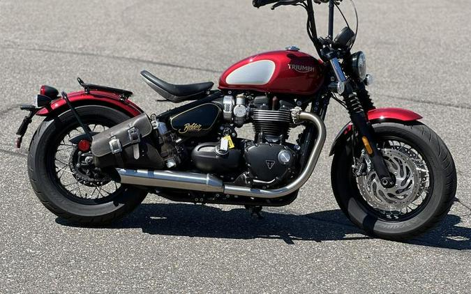 2022 Triumph Bonneville Bobber Gold Line Carnival Red/Sapphire Black