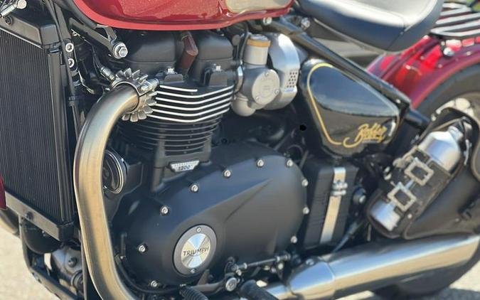 2022 Triumph Bonneville Bobber Gold Line Carnival Red/Sapphire Black