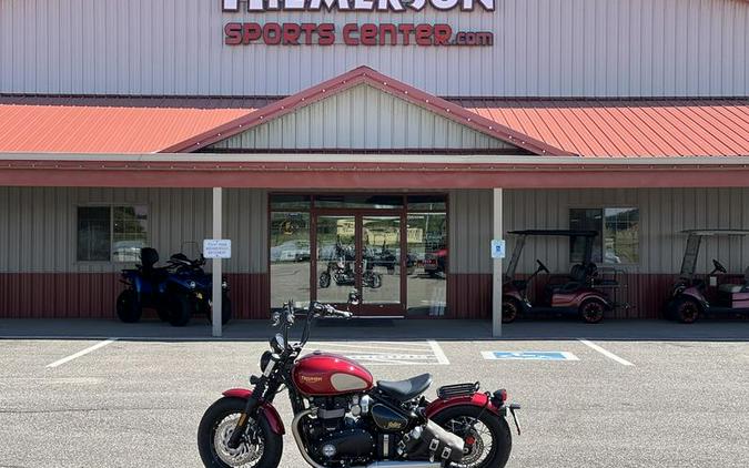 2022 Triumph Bonneville Bobber Gold Line Carnival Red/Sapphire Black