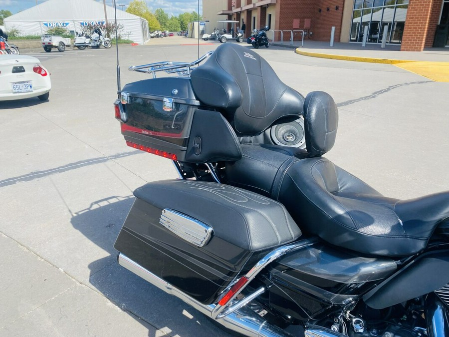 2011 Harley-Davidson CVO Road Glide Ultra FLTRUSE