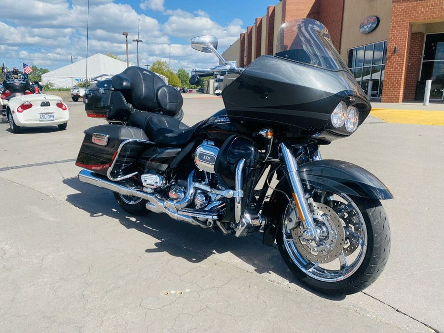 2011 Harley-Davidson CVO Road Glide Ultra FLTRUSE