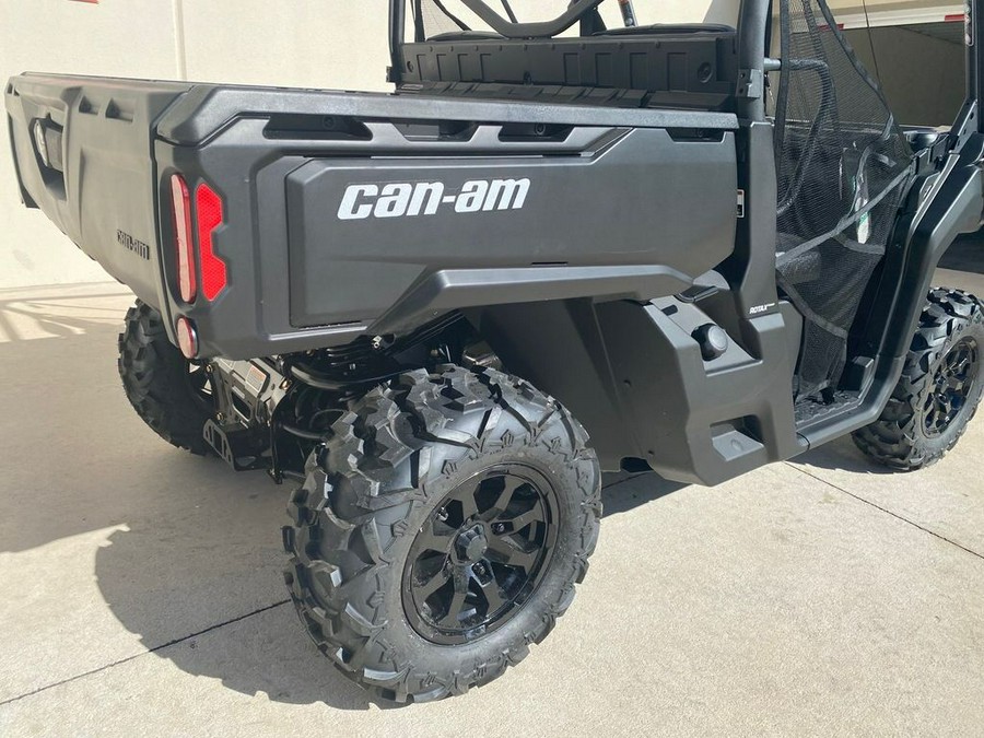 2024 Can-Am™ Defender DPS HD9