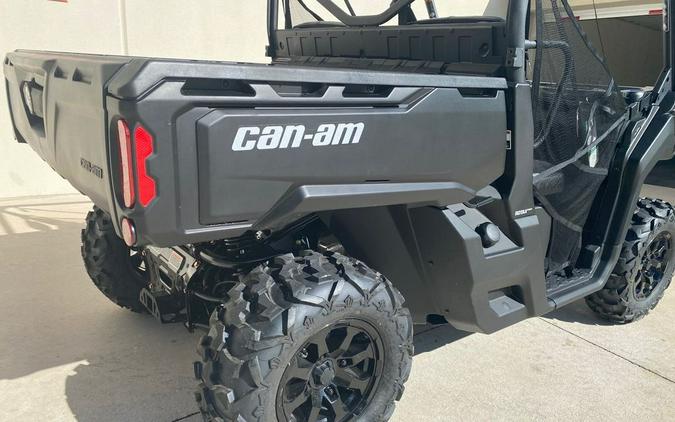 2024 Can-Am™ Defender DPS HD9