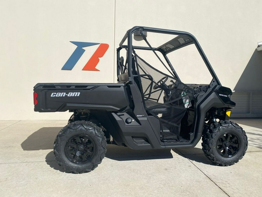 2024 Can-Am™ Defender DPS HD9