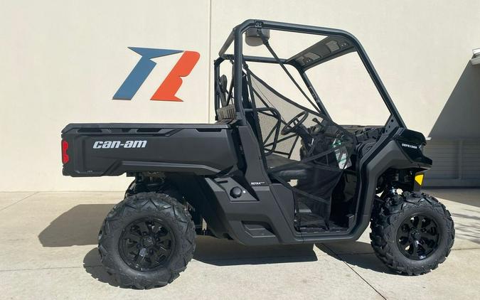 2024 Can-Am™ Defender DPS HD9