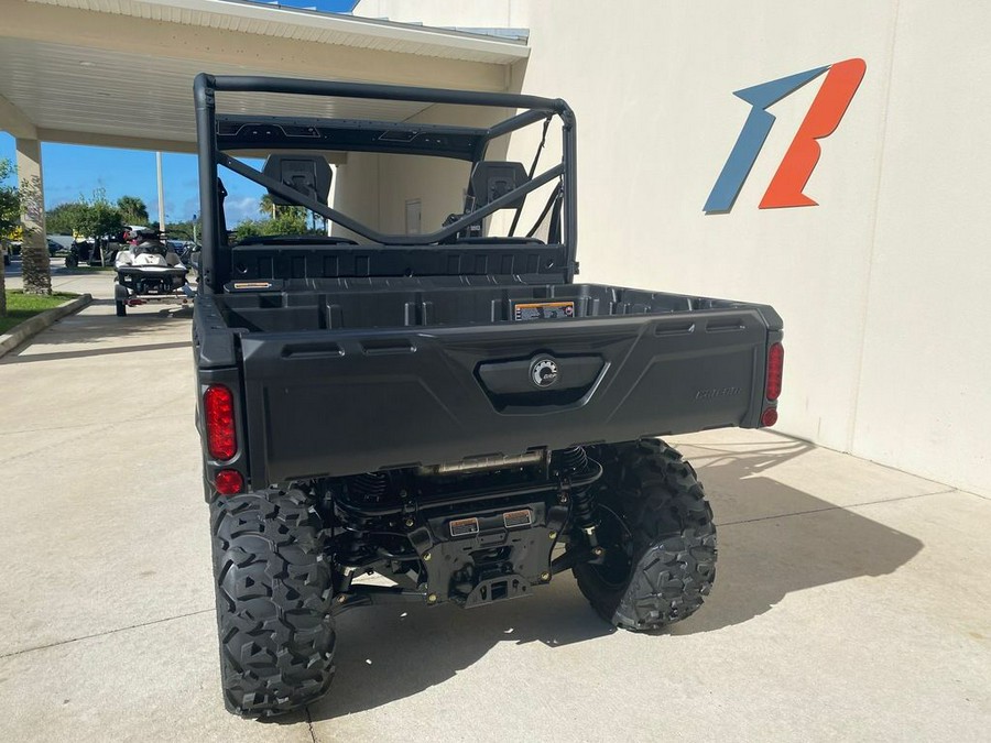 2024 Can-Am™ Defender DPS HD9