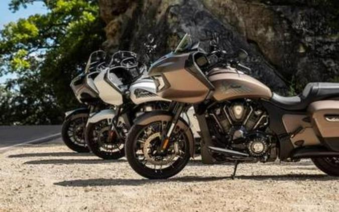 2021 Indian Motorcycle® Challenger® Dark Horse Thunder Black Smoke