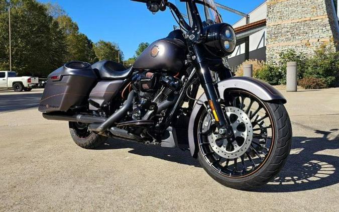 2017 Harley-Davidson® FLHRXS - Road King® Special