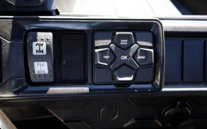 2026 Can-Am Defender 6x6 XT