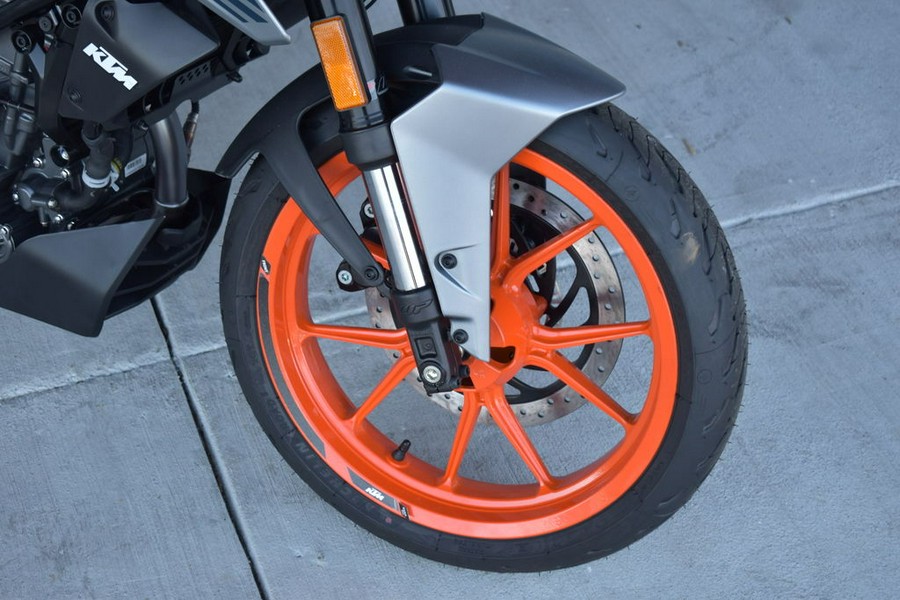 2023 KTM 200 Duke