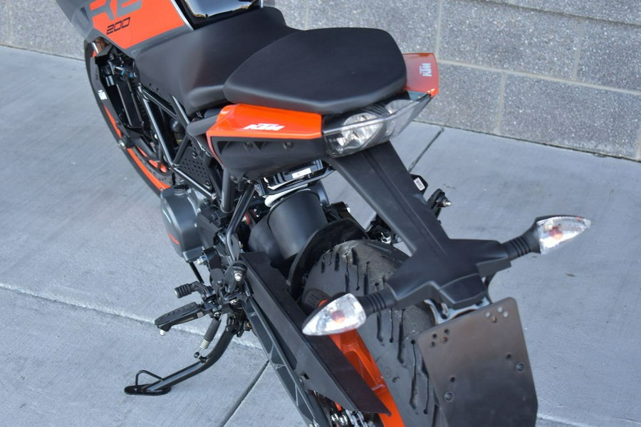 2023 KTM 200 Duke