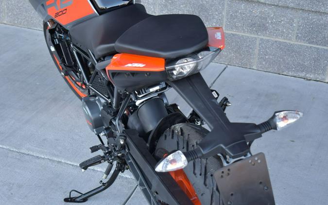 2023 KTM 200 Duke