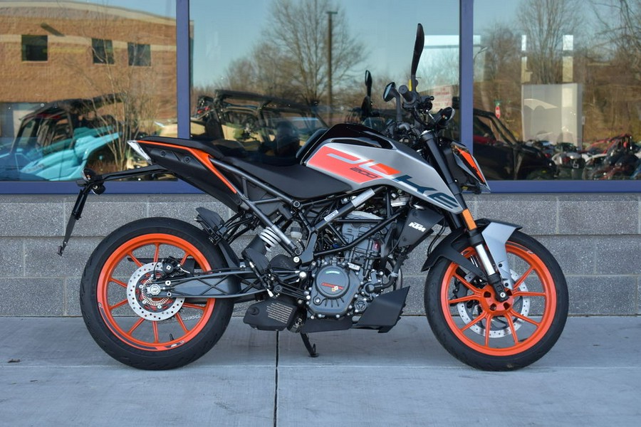 2023 KTM 200 Duke