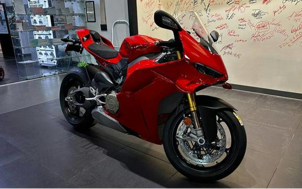 2025 Ducati Panigale V4 S