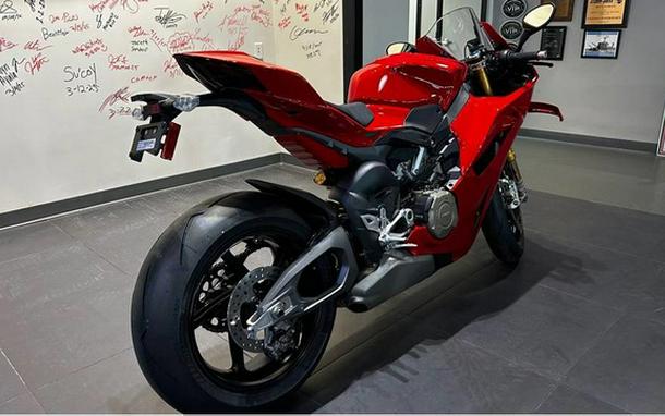 2025 Ducati Panigale V4 S