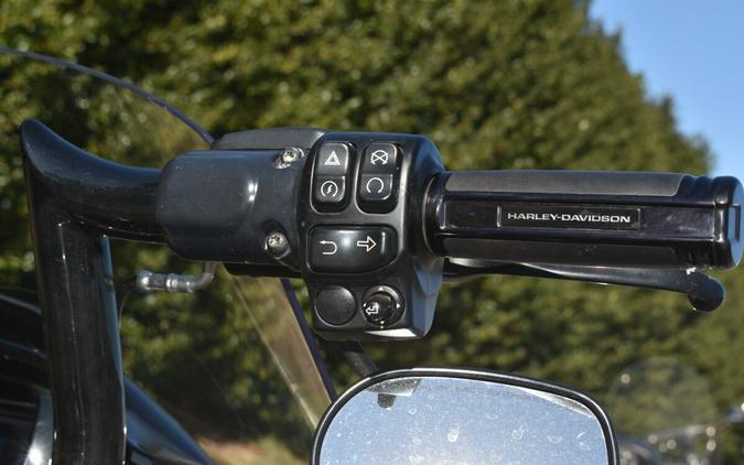 2021 Harley-Davidson Road Glide® Special – Blacked-Out Touring