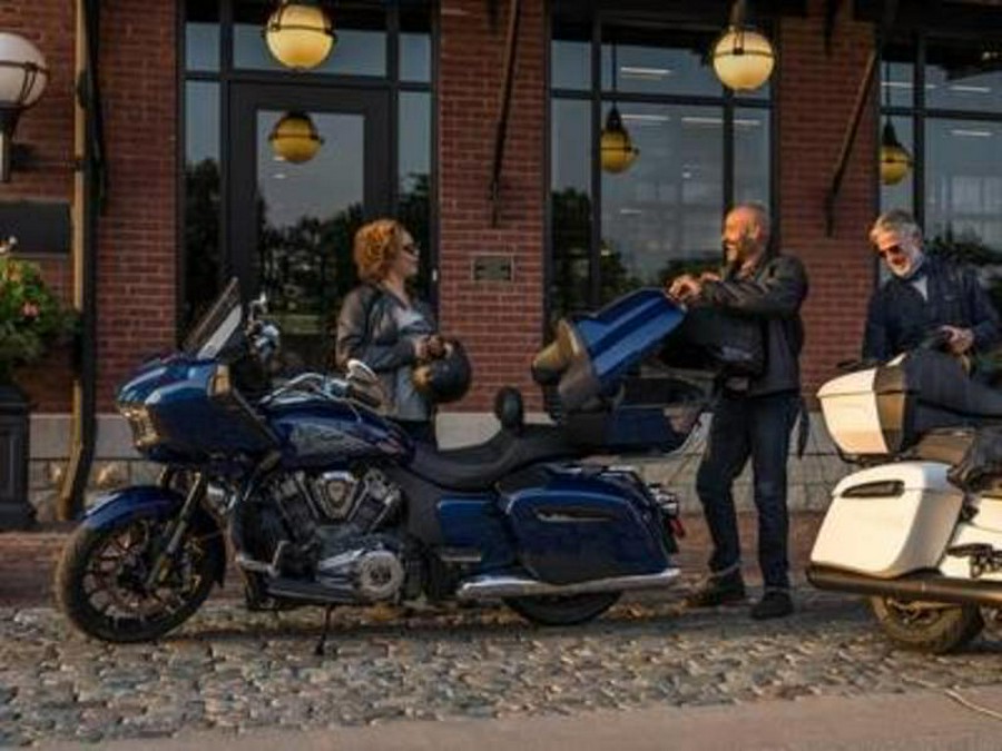 2021 Indian Motorcycle® Challenger® Limited Deepwater Metallic