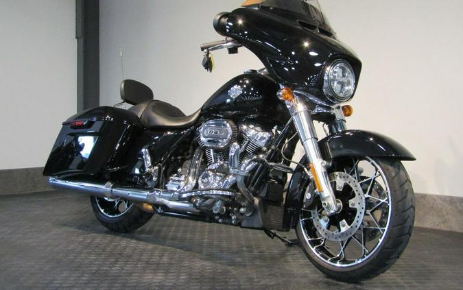 2021 Harley-Davidson® FLHXS - Street Glide® Special
