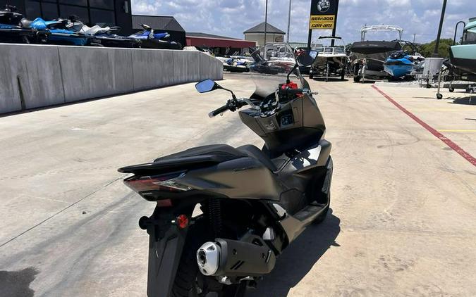 2023 Honda® PCX