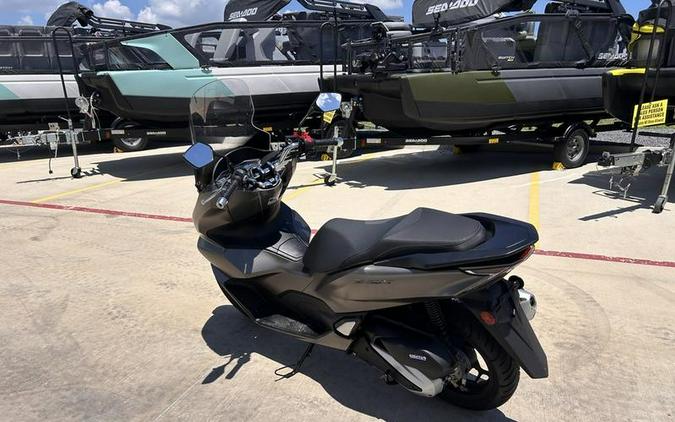 2023 Honda® PCX