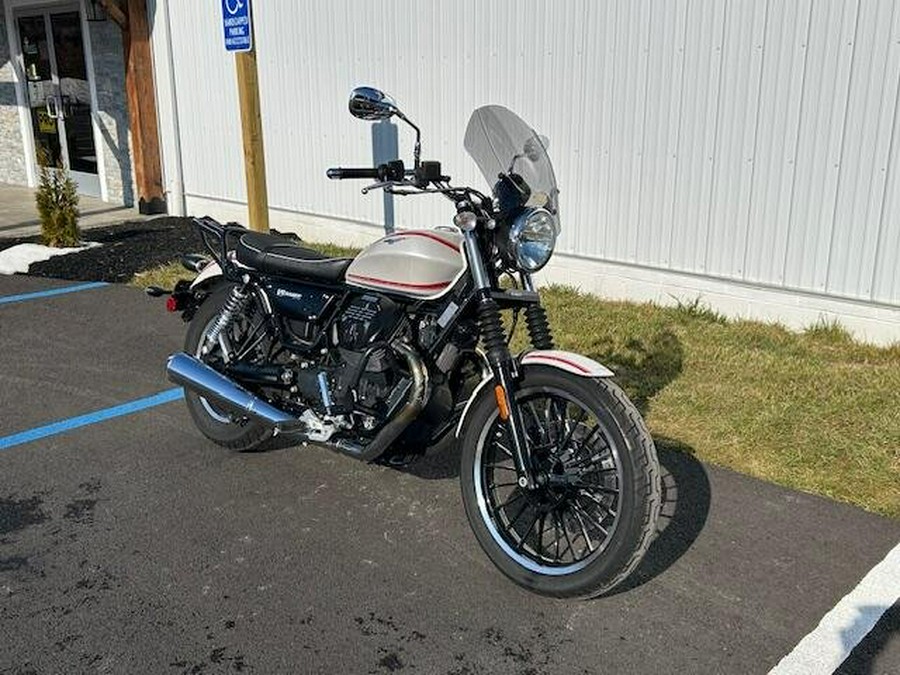 2017 Moto Guzzi V9 Roamer