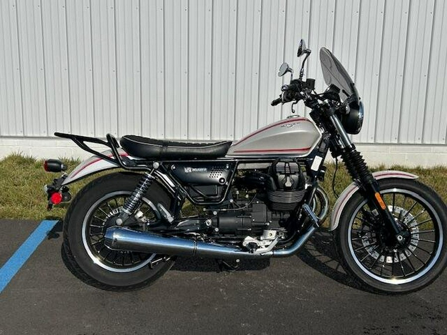 2017 Moto Guzzi V9 Roamer