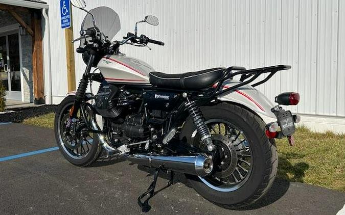 2017 Moto Guzzi V9 Roamer