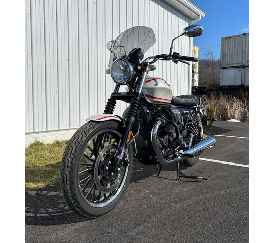 2017 Moto Guzzi V9 Roamer