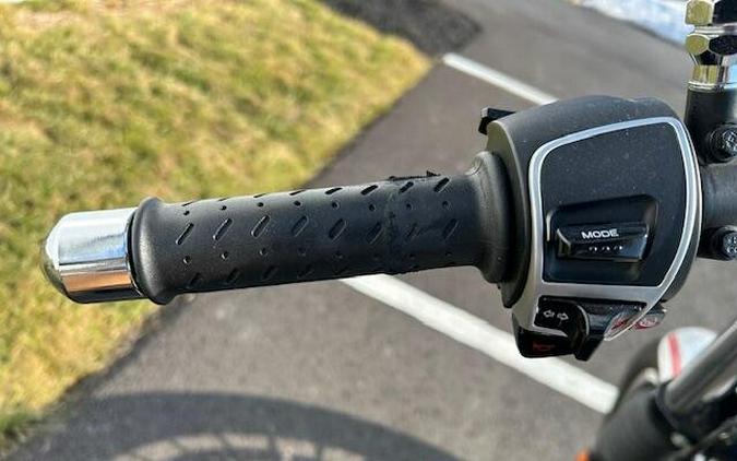 2017 Moto Guzzi V9 Roamer