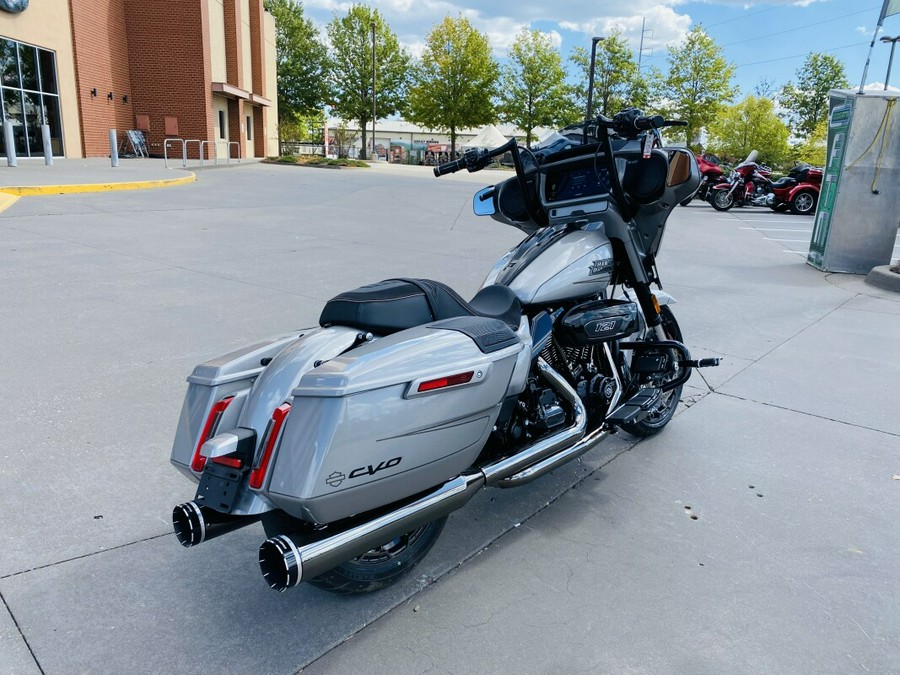 2023 Harley-Davidson CVO™ Street Glide FLHXSE