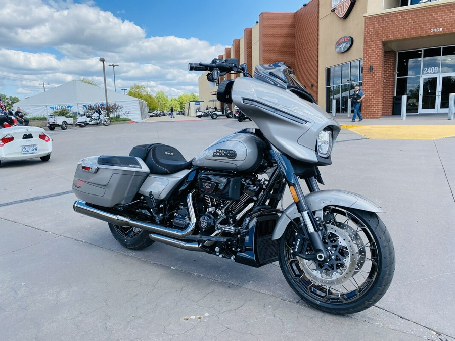 2023 Harley-Davidson CVO™ Street Glide FLHXSE