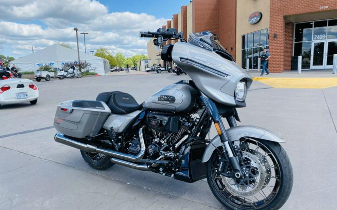 2023 Harley-Davidson CVO™ Street Glide FLHXSE