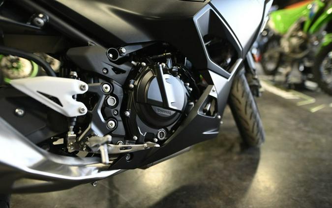 2026 Kawasaki Ninja 500 Metallic Flat Spark Black