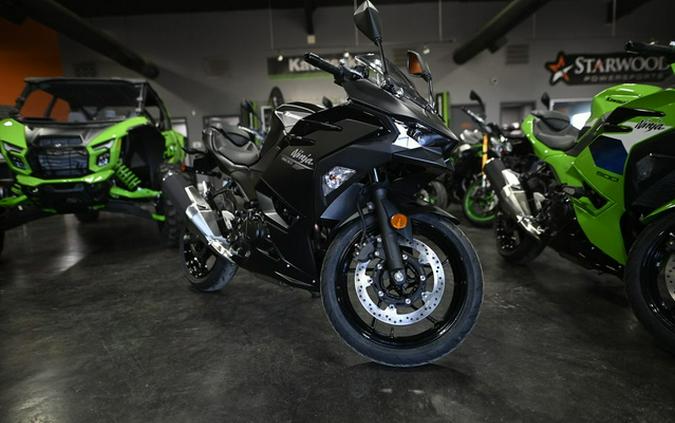 2026 Kawasaki Ninja 500 Metallic Flat Spark Black