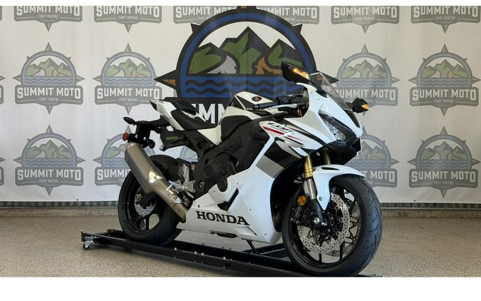2026 CBR1000RR (CBR10RRT) - Honda
