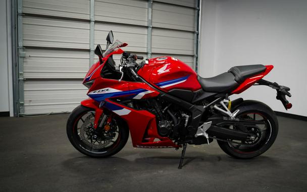 2026 Honda® CBR650R E-Clutch
