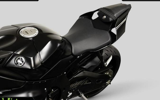 2025 Yamaha YZF-R1