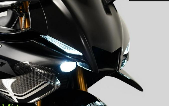 2025 Yamaha YZF-R1