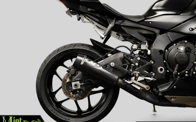 2025 Yamaha YZF-R1