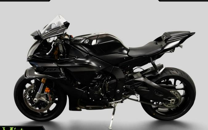 2025 Yamaha YZF-R1