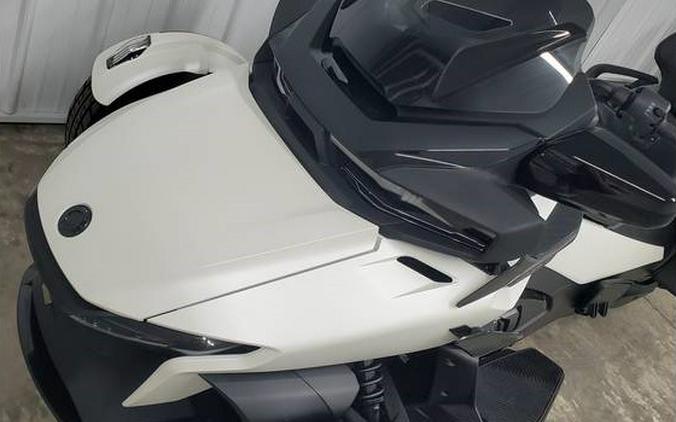2026 Can-Am Spyder RT STS 1330 SE6