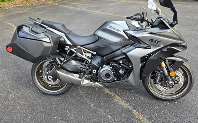 2025 Suzuki GSX-S1000GT+