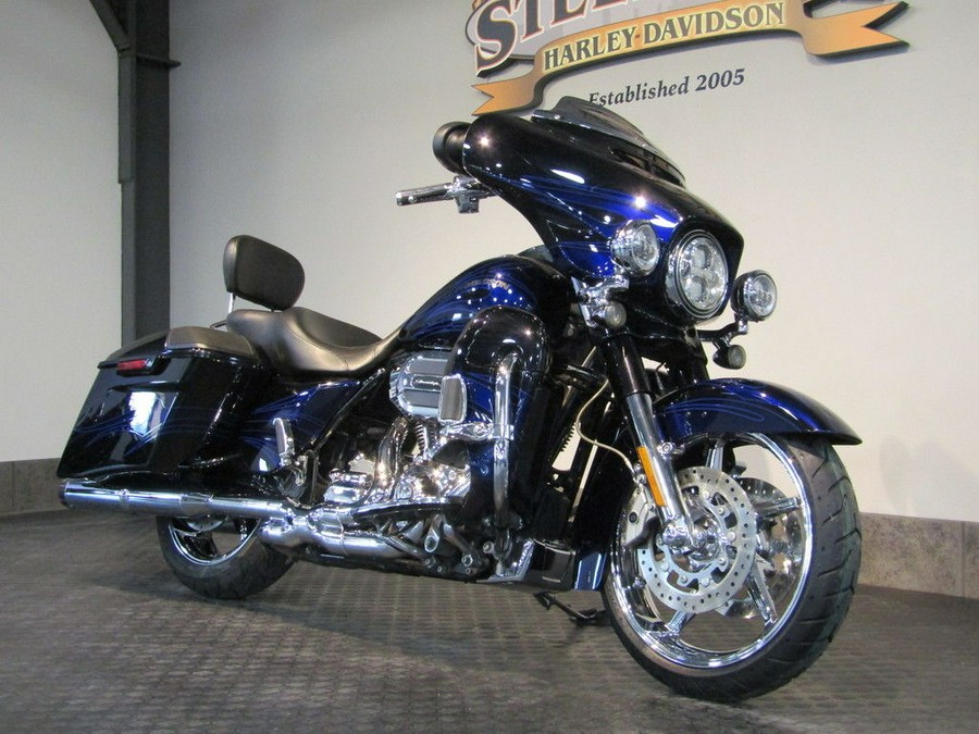 2016 Harley-Davidson® FLHXSE - CVO™ Street Glide®