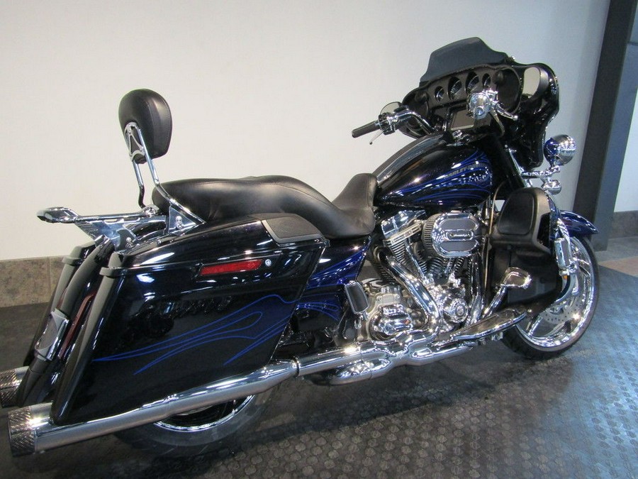 2016 Harley-Davidson® FLHXSE - CVO™ Street Glide®