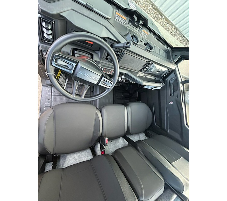 2026 Can-Am Defender XT CAB HD11