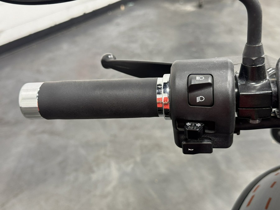 2017 YAMAHA STRYKER